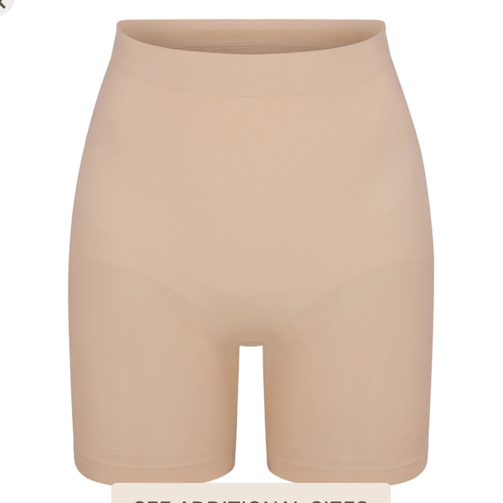 SKIMS Seamless Sculpt Mid Thigh Short